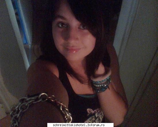 ^^^Aaaaaa aterizez sh YO p aici...O.o^^^ - deci..o poza in kre zambesc..:|:|:|.. prima - --= Poze cu noi =--