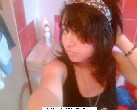 ^^^Aaaaaa aterizez sh YO p aici...O.o^^^ - ~screamo hardcore bublles - --= Poze cu noi =--