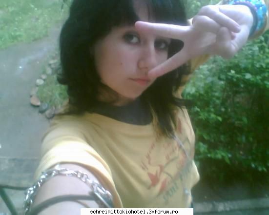 ^^^Aaaaaa aterizez sh YO p aici...O.o^^^ - vai adina..ti-am zis aseara..am ras destul - --= Poze cu noi =--