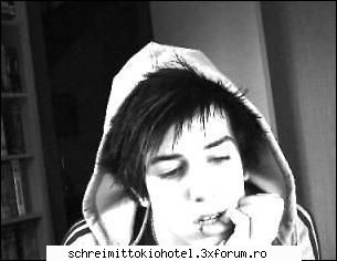 Poze cu EMO people - tipul asta ii din bucuresti tymmy ;) - ==> EMOtional People <==